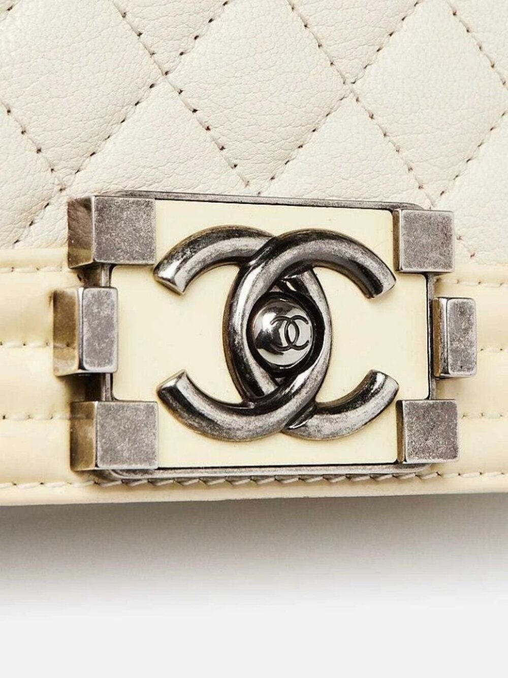 Chanel White/Beige Quilted Chevre and Patent Leather Medium Boy Bag - Picture 5 of 9